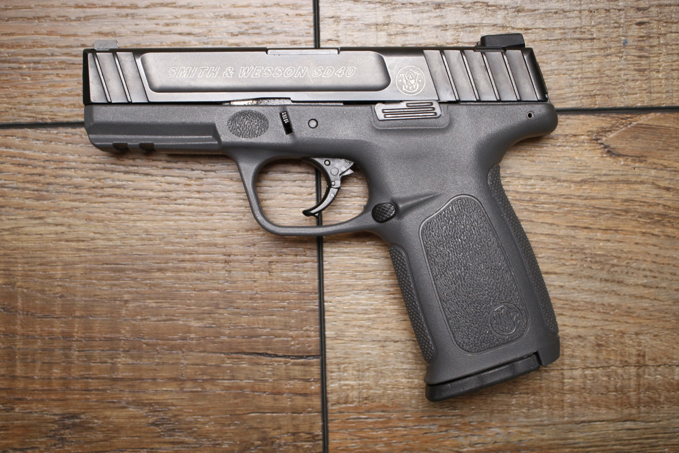 SMITH AND WESSON SD40 40 S&W Police Trade-in Pistol